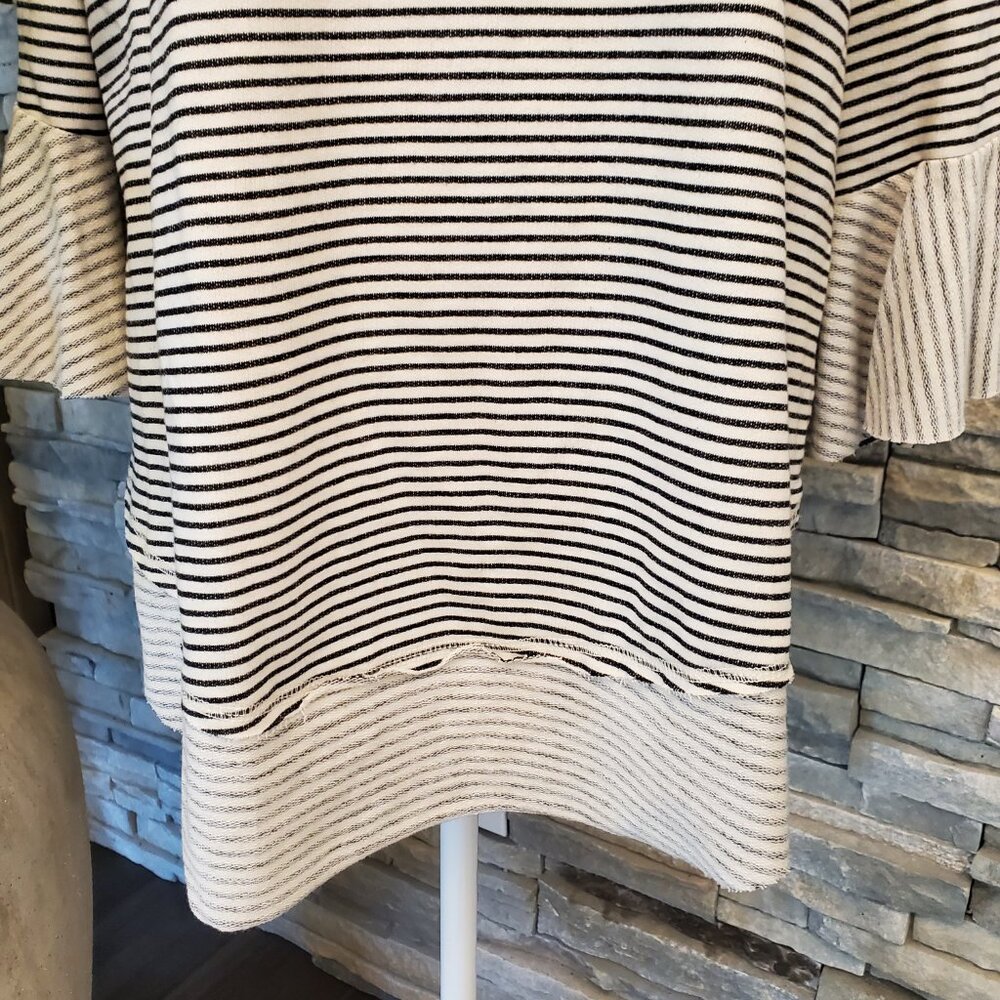 KyeMi Ruffled Striped Top - Picture 2 of 6